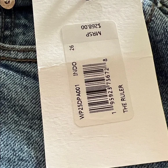 Frame Denim Women's The Ruler Straight Leg Jeans in light blue - Picture 3 of 7